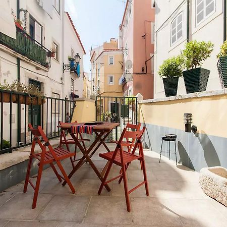 Patio Alfama Apartment ลิสบอน ภายนอก รูปภาพ