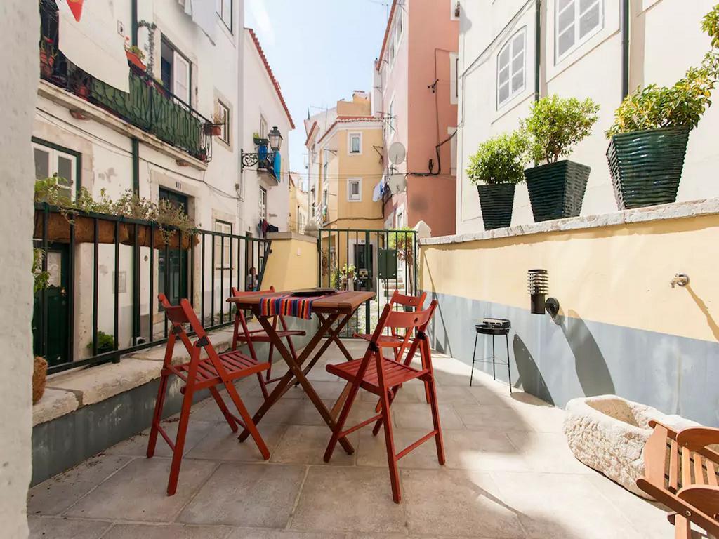 Patio Alfama Apartment ลิสบอน ภายนอก รูปภาพ