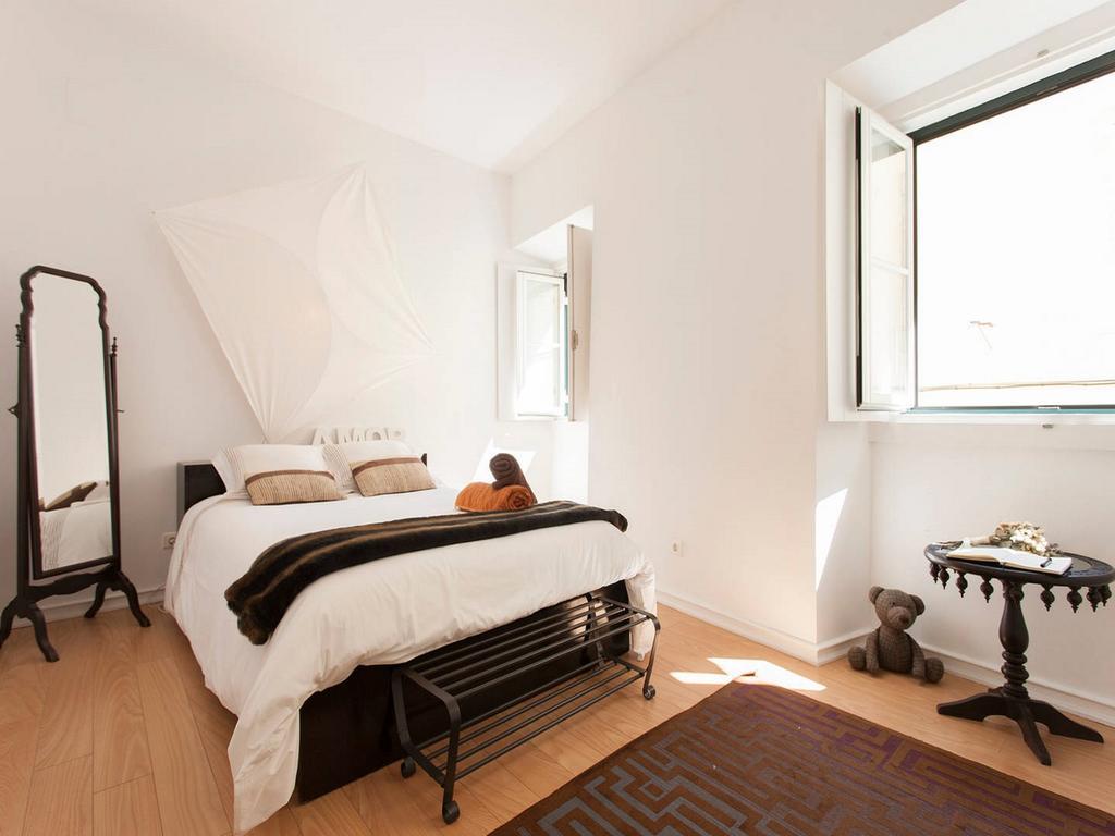 Patio Alfama Apartment ลิสบอน ภายนอก รูปภาพ